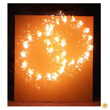 Brennende Ringe als Lichterbild zur Hochzeit