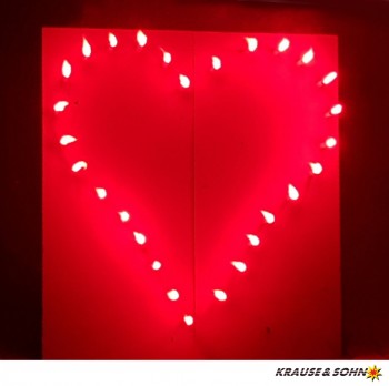 Rotes brennendes Herz als Lichterbild zur Hochzeit